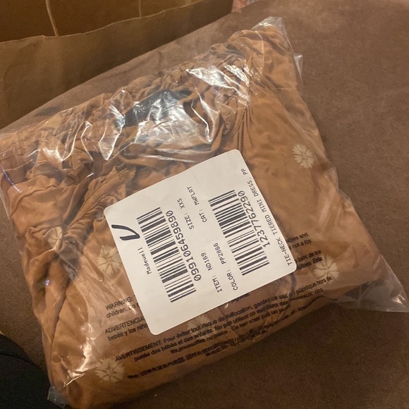 Madewell Tie-Neck Tiered Mini Dress in Bloom Dot ND169 - Picture 4 of 4